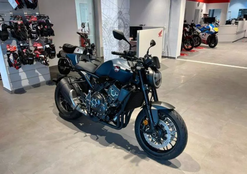 Honda-CB-1000-Black-edition